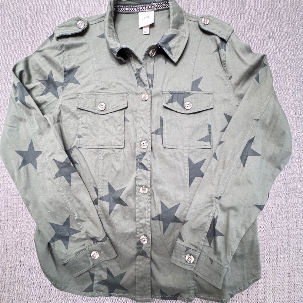 Knox Rose Womens Olive Green Star Print Utility Button Down Shirt Large RN17730
